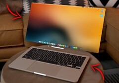 VisionBook Air Max Ultra, ein Produkt aus der kreativen, aber vor allem humoristischen Fantasie eines YouTubers (Bild: Luke Miani)