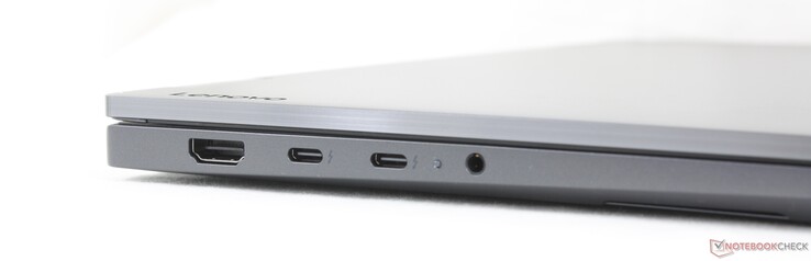 Links: HDMI 2.1, 2x USB-C Thunderbolt 4 mit DisplayPort 2.1 + Power Delivery (65 W), 3,5-mm-Headset-Anschluss
