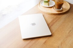 Apple soll das 13 Zoll MacBook Pro ein weiteres Jahr anbieten, und sogar auf den Apple M3 aufrüsten. (Bild: Taan Huyn)