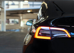 Tesla veranlasst Software-Update aufgrund eines Defekts der Rückenbeleuchtung von 435.000 E-Autos (Bild: Caleb Landon/Unsplash)