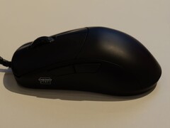 Die XTRFY M42V2 ist eine neue, besonders günstige Maus