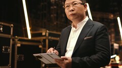 Während das Mate XTs noch vor Apples iPhone 17 Launchevent startet, folgt das Samsung Galaxy Tri-Foldable wohl erst Ende September. (Bildquelle: Huawei)