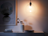 Mit "TRÅDFRI LED-Leuchtmittel E27 806 lm" gibt es ein neues Smart-Home-Leuchtmittel bei IKEA. (Bild: IKEA)