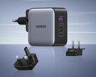 Ugreen präsentiert ein neues Reise-Wandladegerät mit EU/US/UK-Steckern und dreimal USB. (Bild: Ugreen)