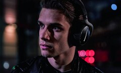 Die Bowers &amp; Wilkins PX7 Carbon Edition wurde zur Feier des zehnjährigen Jubiläums von B&amp;W im Kopfhörer-Markt angekündigt. (Bild: Bowers &amp; Wilkins)