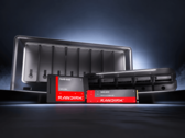 Sandisk NAS 600 SATA-SSD und NAS 800 NVMe-SSD vor einem NAS-Gehäuse