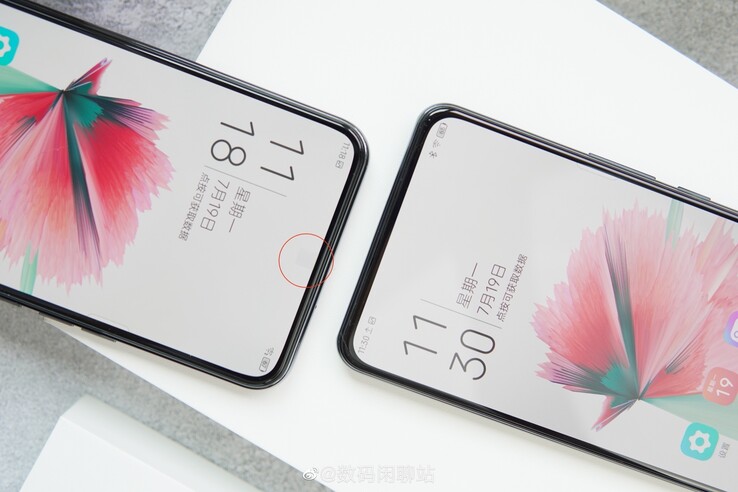 Die Frontkamera ist beim Axon 30 rechts im Bild noch schwerer zu sehen als beim Axon 20. (Bild: Digital Chat Station, Weibo)