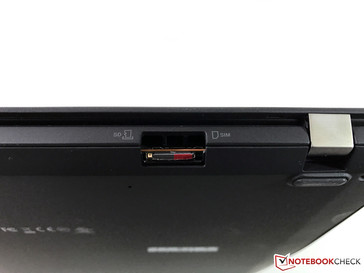 MicroSD (Federmechanismus) und Micro-SIM könnten gleichzeitig genutzt werden (kein Hybrid-Slot).