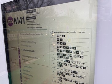 M41: Eine der komplexesten Bus-Linien: Ein 3-4-Minuten-Takt wird mit 3 x 10-11-Minuten-Takt angezeigt.Die Linie hat vier Ziele.