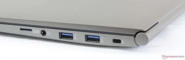 Rechts: MicroSD, 3,5-mm-Klinke, 2x USB 3.1 Typ-A, Kensington Lock