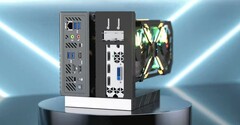 Elitemini B550: Das Dock des Mini-PCs kann eine dedizierte Grafikkarte aufnehmen