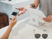 NFC wird zum Beispiel zum Bezahlen mit dem Smartphone verwendet. (Bild: Clay Banks, Unsplash)