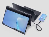 Das NexDock 360 erweitert ein Smartphone um einen größeren Touchscreen, eine Tastatur und ein Trackpad. (Bild: NexDock)