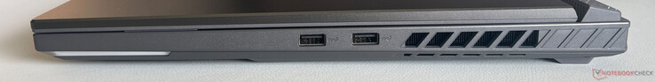 Rechts: 2x USB-A 3.2 Gen.2 (10 GBit/s)