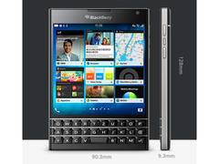 Das BlackBerry Passport geht ziemlich in die Breite - manchen Testern zu viel (Bild: BlackBerry)