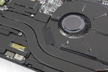 Der größere Lüfter mit einem Durchmesser von ~50 mm befindet sich in der Nähe der GPU