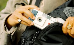 Die Moment Long Weekend setzt auf einen Retro-Look. (Bild: Moment)