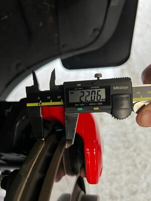 Zevcentric: Tesla Model Y Performance mit Brembo Bremsanlage (Bremsscheibe).