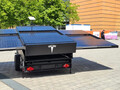 Tesla hat auf der IdeenExpo in Hannover einen Solar-Anhänger vorgestellt.