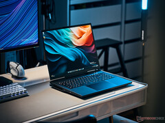 Test XMG Neo 17 E24 - Rasanter Gaming-Laptop mit optionaler Wasserkühlung