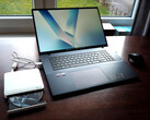 Test Asus VivoBook 18 Laptop: Display-Monster unter 1.000 Euro