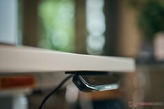 seitlichem USB-C-Anschluss.