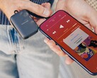 Der Twelve South PowerClip ist eine kompakte 2.000-mAh-Powerbank.