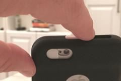 Spezielle iPhone-Hüllen bieten einen verschiebbaren Schutz für die Privatsphäre.