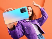 Das Vivo Y30 5G setzt in der Farbe "Rainbow Fantasy" auf einen schicken Farbverlauf von Orange auf Blau. (Bild: Vivo)