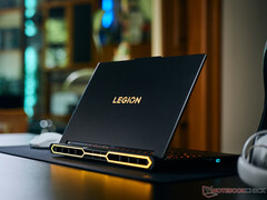 Das neue Legion Pro 7 16IAX10H übernimmt das Design des 2025er-Modells
