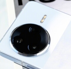 Das Redmi K80 Ultra dürfte äußerlich wie die anderen Smartphones der K80-Baureihe aussehen (Bildquelle: Jack Yee)