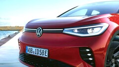 E-Autos: VW und Tesla liefern sich bei Neuzulassungen ein Kopf-an-Kopf-Rennen.