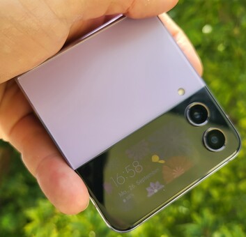 Test Samsung Galaxy Z Flip 4 5G Smartphone