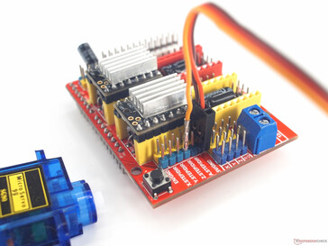 Angeschlossener Servo-Motor
