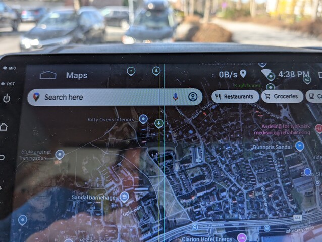 Bei 720p war der Bildschirm nie großartig, aber nach etwa 4 Jahren der Nutzung begannen vertikale Linien zu erscheinen.