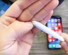 Den Apple Pencil einfach in nasse Tücher wickeln und schon klappts auch mit dem iPhone.