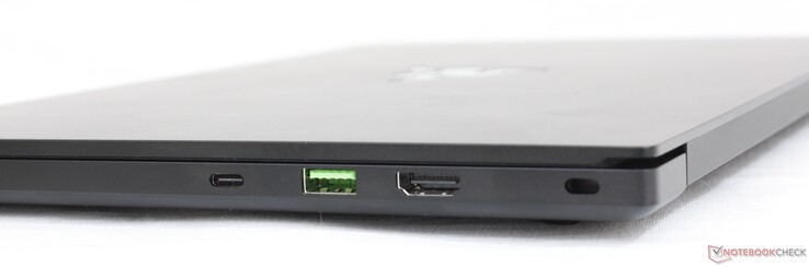 Rechts: USB-C 3.2 Gen 2 mit DisplayPort 1.4 und Power Delivery, USB-A 3.2 Gen 2, HDMI 2.1, Kensington