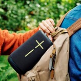 Ultimate Ears packt 20 Stunden Akkulaufzeit und 85 dB lauten Sound in einen Bluetooth-Lautsprecher. (Bild: Ultimate Ears)