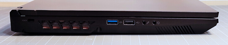 Kensington-Sicherheits-Slot, USB-A 3.2 Gen 1, USB-A 2.0, Mikrofon Eingang, 3,5 mm Kombistecker
