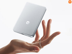 Die Xiaomi UltraThin Magnetic Powerbank mit 10.000 mAh kostet in China umgerechnet rund 44 Euro. Im Bild: Eine Werbeabbildung, die das schlanke und leichte Design zeigt