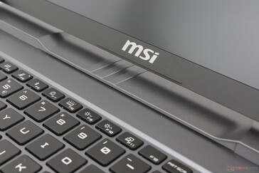 Das Gehäuse ist an der Rückseite sehr breit, um die Kühlung zu verbessern