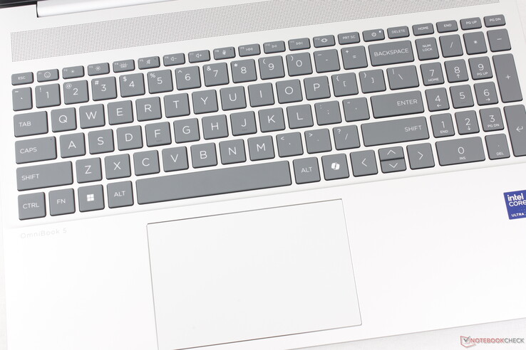 Das Clickpad hat eine ordentliche Größe (12,5 x 8 cm) und eine relativ weiche und leise Rückmeldung beim Drücken