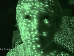 30.000 IR-Punkte scannen das Gesicht - ähnlich wie die Microsoft Kinect im Horrormovie &quot;Paranormal Activity 4&quot;.