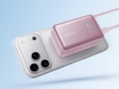 Die 10K Nano Powerbank von Anker mit einziehbarem Kabel ist nun auch in Pink erhältlich (siehe Abbildung). (Bildquelle: Anker)