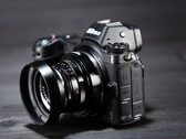 Der Techart Pro Autofokus-Adapter erlaubt es, Leica M-Objektive an einer Nikon Z-Kamera zu verwenden. (Bild: Techart)
