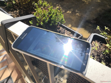 Motorola Moto G6 im direkten Sonnenlicht