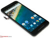 Nexus 5X, Frontansicht mit Nano-SIM-Slot
