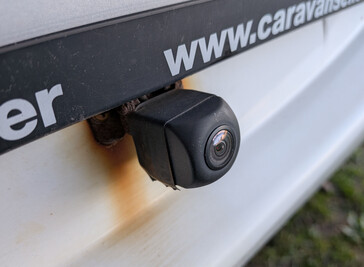 Die Rückfahrkamera fiel nach etwa 6 Monaten Benutzung aus dem Gehäuse