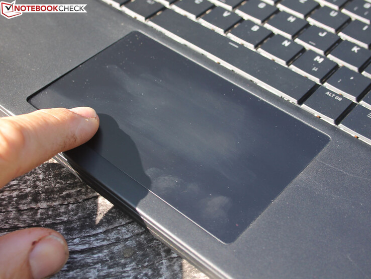 Großes Clickpad mit ausreichend Hub