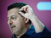 Alex Katouzian, SVP bei Qualcomm, stellt den Snapdragon 845 offiziell vor. (Bild: Anandtech)